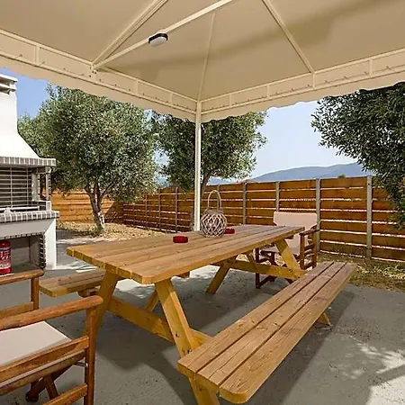 Tumeremos For 8 People, Private Bbq Area. Zakynthos